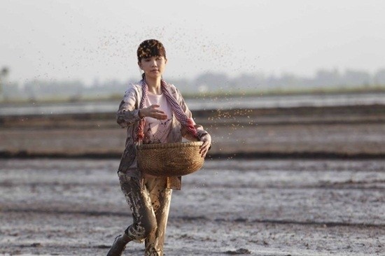 Hinh anh Ngoc Trinh non la ta toi lam lem loi bun-Hinh-2